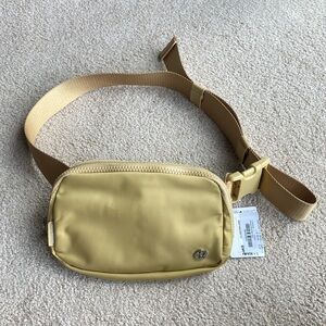 NWT Lululemon Everywhere Bag